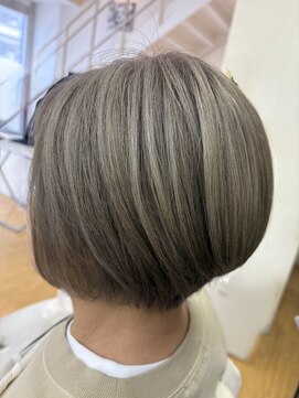 クララ 札幌琴似店(CLALA S.Kotoni) 白髪ハイライト