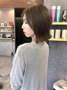 ファースト(1st.) 外はねボブ