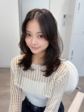 ラクシア(LucxiA) 韓国ヘア/レイヤーカット/顔まわりカット/Instagram @ken__gucci