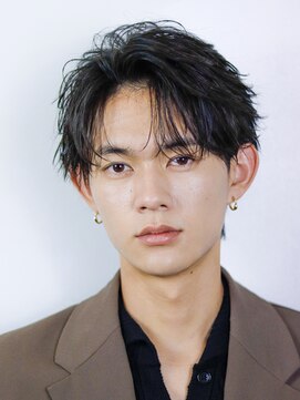 オーシャントーキョー サニー 原宿(OCEAN TOKYO Sunny) フェザーパーマセンターパートニュアンスパーマ韓国マッシュ黒髪