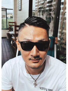 ルーミス バズヘアー(Loomis Buzzhair) フェードカット 小粥バージョン