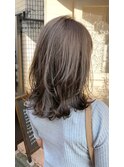 厚めバングローライト　グレージュストレート　梅ヶ丘ヘアサロン