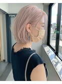 ホワイトブリーチ×前下がりボブ×ボブショート