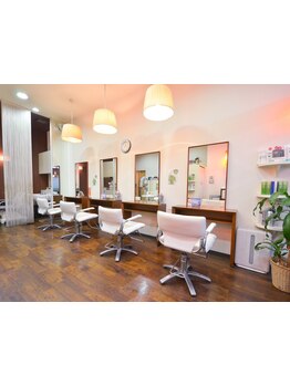 【小岩駅徒歩1分】高い技術をリーズナブルに♪温かい人柄のスタッフ揃いで、いつでも気軽に通えるサロン★