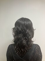 イッヒ 茅ヶ崎(IHHI)&nbsp;［強めパーマ/ミディアム/レイヤー/ネビージュ/黒髪/ボブルフ］