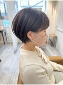 【Hanon 大宮】耳掛けショートボブ/シルキーベージュ/斜めバング