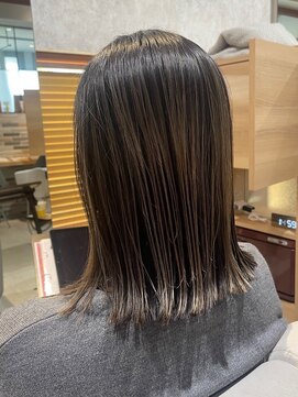 ミューシェレゴ(meauche...lego) 切りっぱなしミディアム/ハイライトカラー