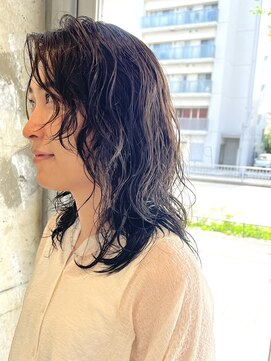 ピーロ(piilo) ミディアムレイヤー　ゆるパーマ