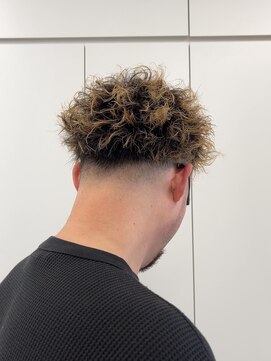 リアン 仙台(LIAN) 刈り上げセンターパート/波巻きツイストスパイラル/仙台