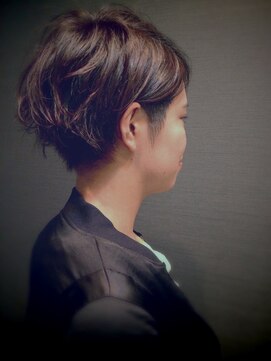 ヘアーアンドシューズ タイプエービー(HAIR&SHOES Type AB) タイト ショート      「Type AB 川崎店 清水 絵里」