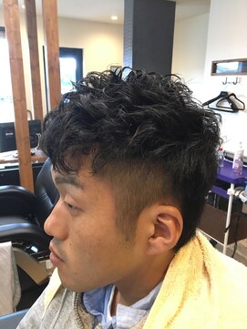 シンズバーバー(SIN'S BARBER) ツーブロ スパイラルパーマ