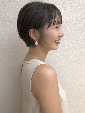 エイチ 梅田(H) 丸みショート レイヤーカット/透明感カラー/インナーカラー/