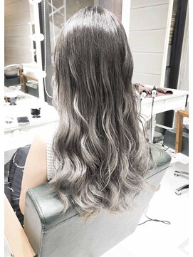 デイズ(days) アッシュシルバーグラデーションカラーブリーチデザインカラー