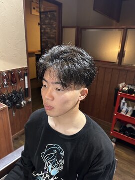 カットスペース キャロル(CUT SPACE CAROL) ツーブロスキンフェード