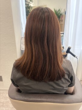 ウイ バイ ファースト 北四番丁店(u'i by first) ミディアムレイヤー ラズベリーピンクスタイル