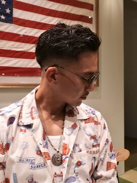 ローサムカットワークス(LOSOME CUT WORKS) フェード スキンフェード ポンパドール 七三 サイドパート