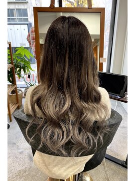 フツーロ 栄(FUTURO) プルエクステ