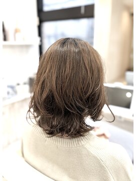 イルヘアーライラ(illu hair LILA) 髪質改善デジタルパーマの“巻いた風ミディ”