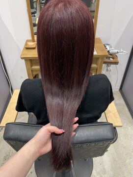 アールティー イオンモール高知(RT) 肌なじみのいいボルドー