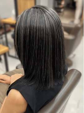 シャルムバイケンジ(Charm.by KENJE) デザインカラーバレイヤージュ細めハイライト白髪ぼかし東京銀座