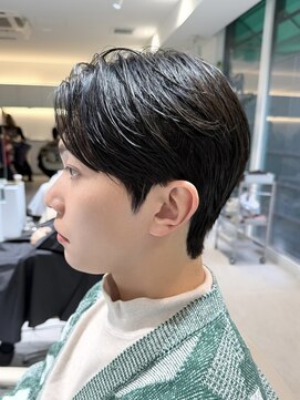 ノラ ウメダ(NORA UMEDA) シースルーマッシュ×リーフカット×ダウンパーマ