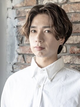 シンシ(Cinci) センターパートゆるふわスタイル