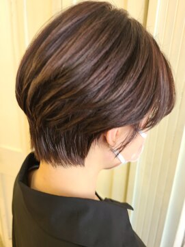 レスタ(ReSTA.) ハンサムショートでお洒落さんに。