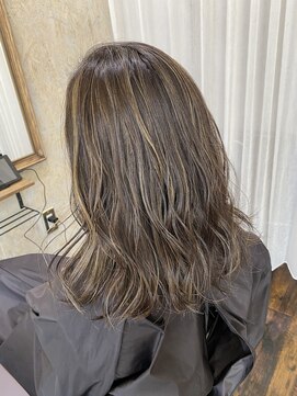 ファンド 千葉(fand) ハイライト/インナーカラー/流れるレイヤー／メルティカラー