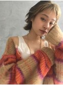 ウルフショート短め前髪くびれヘアインナーカラーペールベージュ