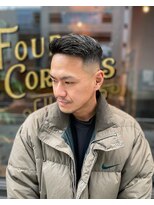 フォーコーナーズ(Four Corners)&nbsp;スキンフェードツーブロック刈り上げジェットモヒカンマンバン