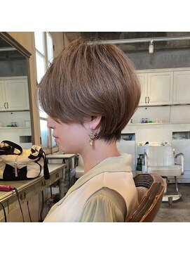 髪質改善と縮毛矯正の専門店 サンティエ(scintiller) 大人綺麗な小顔襟足スッキリショートボブ　30代40代50代