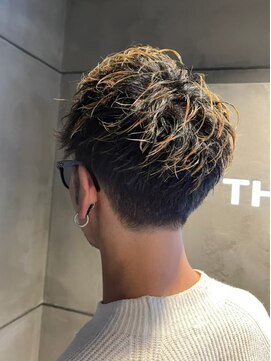 ディスイズバーバーサード(THIS IS BARBER 3rd) ハイライト メンズショートツー ナチュラル刈り上げ短髪