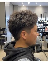ハルキ ミナト ジャパン オオサカ(HARUKI MINATO japan OSAKA)&nbsp;メンズアップバング束感ショートツーブロックパーマスパイラル
