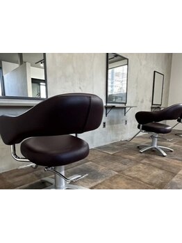 【話題沸騰中の“イルミナカラー”取扱い店♪】染めるたびに透明感×ツヤ感がUPするのが嬉しい！