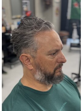 バジー バイ ディーアンドティー(Buzzy by D&T) オールバックヘア