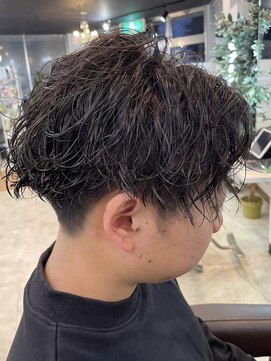 宇都宮ツイストスパイラルパーマツイストパーマセンターパート