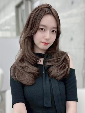 フォンズ(FONS) 透明感グレージュカラー/ロングレイヤーワンカール/顔周りカット