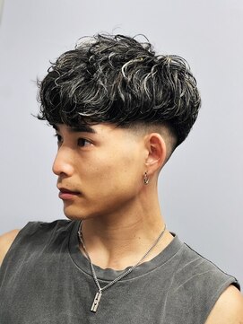 メッツ 原宿(METS) MEN'S/スペインカール×ハイライト/スキンフェード