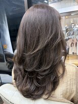 カシー(Casii)&nbsp;40代、50代のスモーキーロングレイヤー
