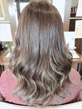 フェイスマコ(FAITH MACO) ゆるウェーブがかわいいスイートロング