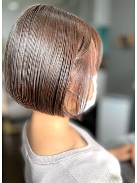 マカロン(ma-ca-ron) ミニボブ くすみベージュ M4