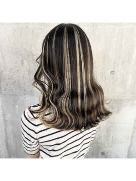 ミラク 町田(MIRAC) エクステ10本でハイライト風！　ハイライトエクステ　SHURI