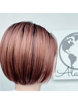 アライアオーロ(Alaiaolo) 丸みショートボブ