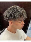 メンズスペインカールスキンフェード