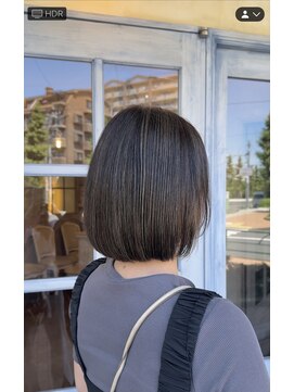 エイミーバイアフロート(amie by afloat) 白髪ぼかしハイライト×まとまるボブ