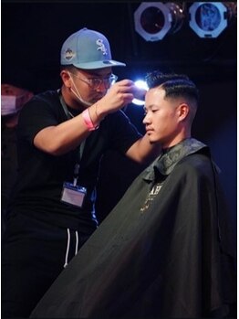 タツミサンジュウサン(TATUMI33)の写真/《平日夜22時まで営業》【flesh Man battle 2022受賞3rd】品のあるBARBERスタイルで、周りと差がつく。