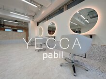 イェッカ パビル(YECCA pabil)
