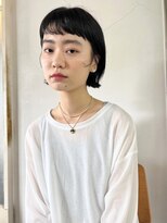 タヴィ(Tavi)&nbsp;オン眉の黒髪ボブスタイル/外ハネボブ/ボブヘア/ショートボブ