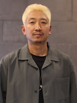 ディスコネクト(DISCO-N-NECT) 抜きっぱなしブロンド　ベリーショート　短髪　ケアブリーチ