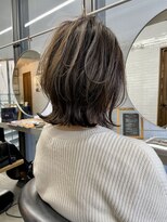 アシェット(assiette)&nbsp;ミディアムレイヤー　くびれヘア　くすみベージュ【川野　光】